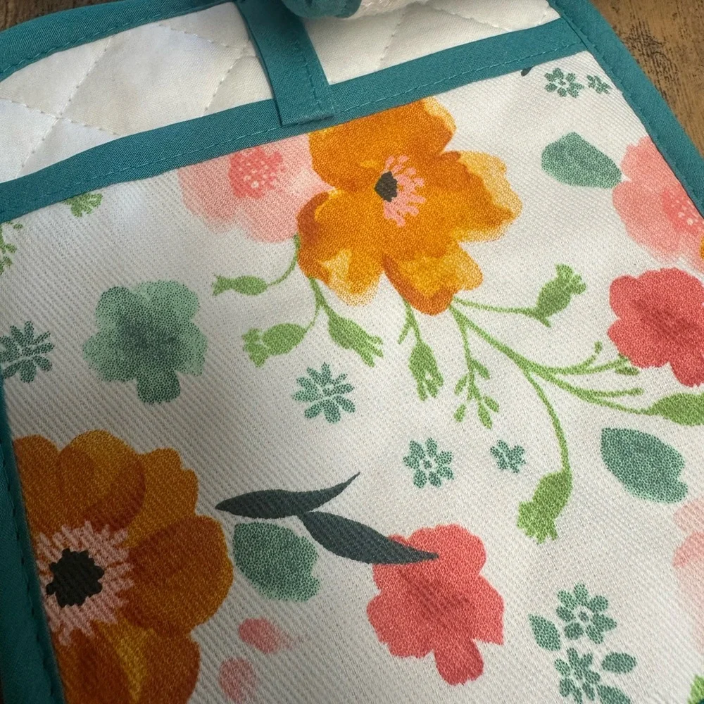 Dolly Parton Set of Floral Paisley Pot Holders & Cotton Twill Ruffled Half Apron